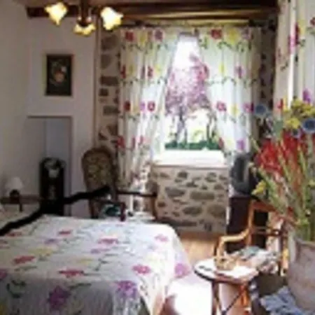 D'hotes Du Domaine De Serre Bed & Breakfast